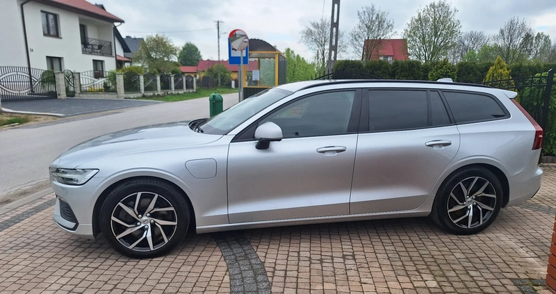 Volvo V60 cena 129900 przebieg: 80120, rok produkcji 2020 z Jędrzejów małe 301